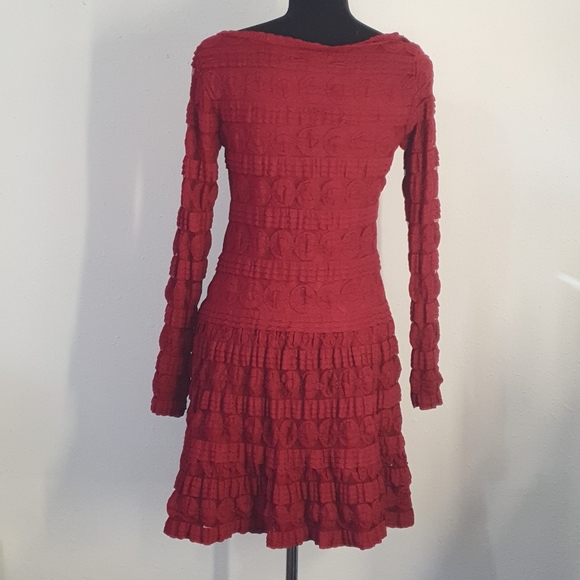 Sophie Max Lace Dress - Picture 2 of 9